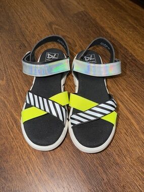 Dirty Laundry Neon Yellow, Black & Silver Holographic Strappy Sandals/NWOT